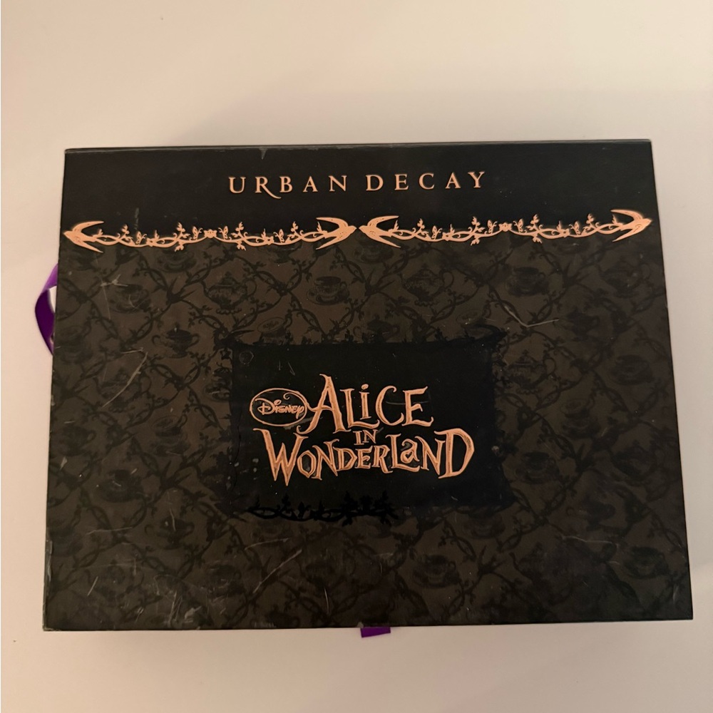 Urban Decay Disney Alice in Wonderland 2010
